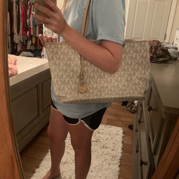 Michael Kors - Picture 5 of 5